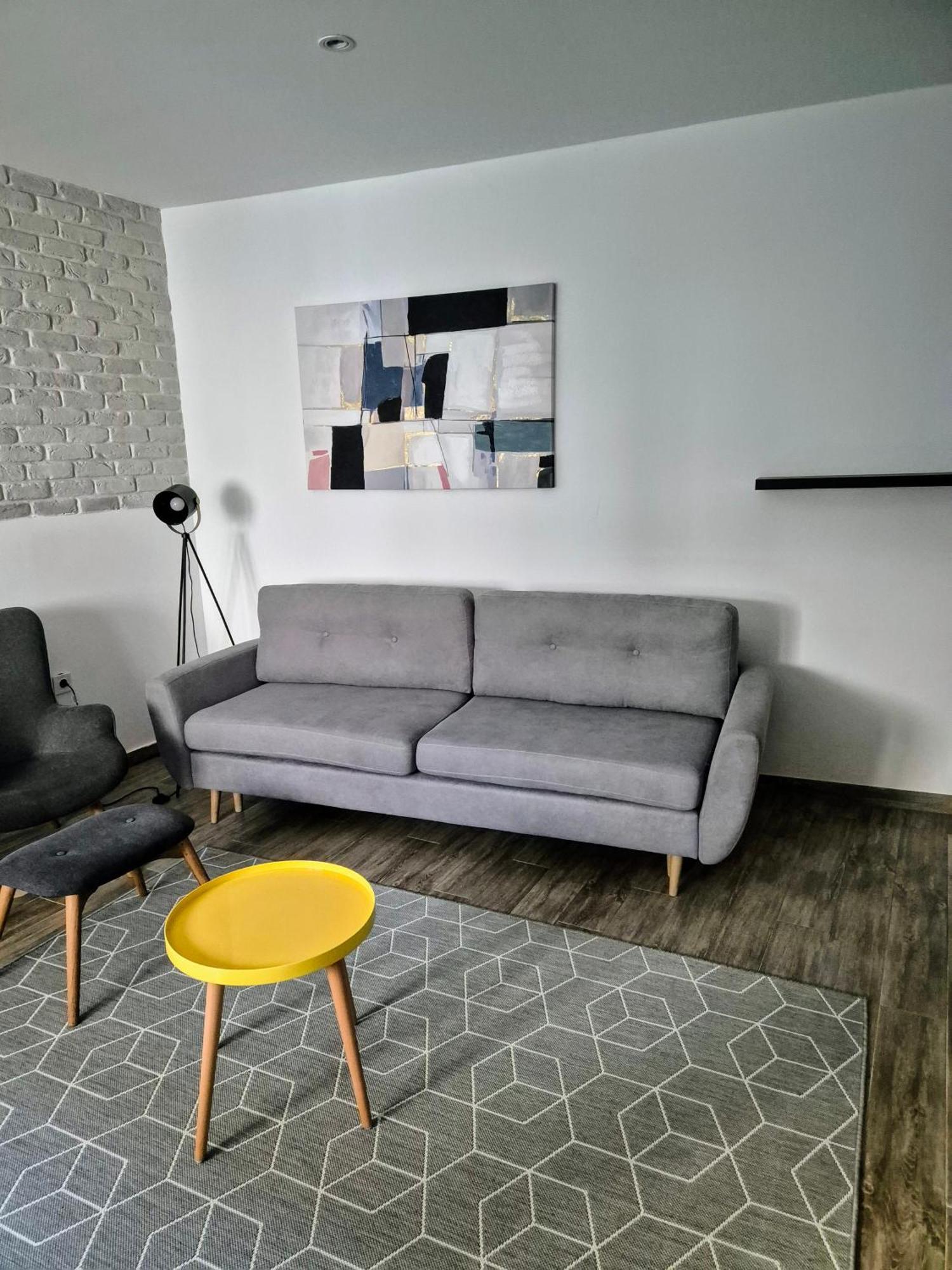 Home Apartmani I Sobe โอซีเยก ภายนอก รูปภาพ